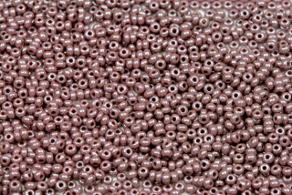 PRECIOSA rokajl 10/0 (2,2 - 2,4 mm) RH, bal. 50 g - sytá fialová s listrem, sfinx
