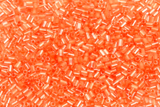 PRECIOSA Bugles-RH, rovné čípky 1" (2,3 mm), bal. 50 g - lososově oranžový průtah, sfinx