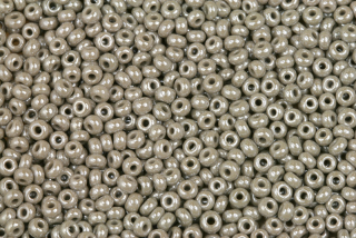 PRECIOSA rokajl 8/0 (2,8 - 3,2 mm) SH, bal. 50 g - sytá šedá s listrem, sfinx