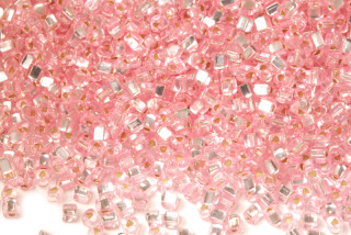 PRECIOSA trojúhelníky 2,5x2,5 mm, bal. 50 g - transp. růžová se stříbrným průtahem, SL