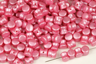 Preciosa Pellet™ 4x6 mm, 30 ks - růžový vosk Baby Pink (Pearl Pastels)