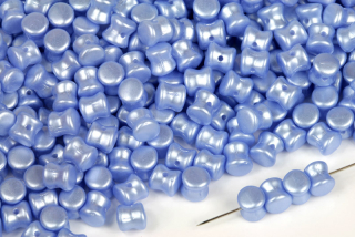 Preciosa Pellet™ 4x6 mm, 30 ks - modrý vosk Baby Blue (Pearl Pastels) na alabastru