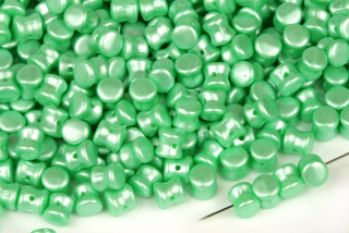Preciosa Pellet™ 4x6 mm, 30 ks - zelený vosk Mint (Pearl Pastels) na alabastru