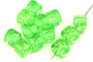 Mačkaná kostička 8x8x8 mm, 16 ks/16 cm - transparentní zelená, odstín annazelen