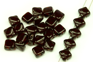 Silky beads Diagonal 6x6 mm, 30 ks - transparentní tmavá granátově červená