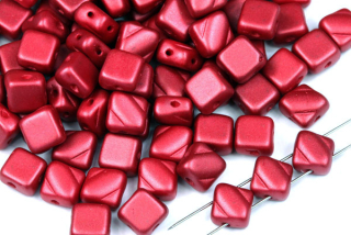 Silky beads Diagonal 6x6 mm, 30 ks - červený vosk