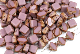 Silky beads Diagonal ploškované 6x6 mm, 20 ks - sytá fialová s pokovem Aprikot dark, matná