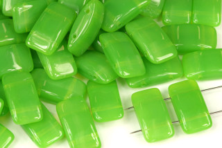 Mačkaný obdélník dvoudírkový, Carrier beads 9x17 mm, 10 ks - opálová zelená