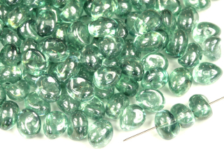 Mačkané korálky valounky Tico beads 5x7 mm, 30 ks - zelený listr na krystalu