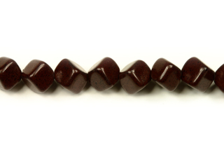 Voskovaná perle kostička 8x8 mm, 22 ks - čokoládově hnědá kropenatá