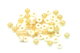 Mačkaný kroužek Czech Heishi 4x2 mm, 50 ks - pokov Blond flare na alabastru