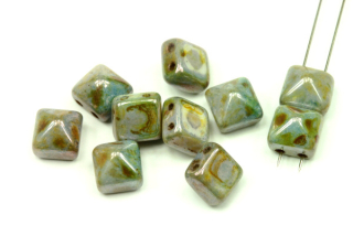 Dvoudírková pyramida, beadstud 8x8 mm, 10 ks - hnědo-fialový listr na alabastru