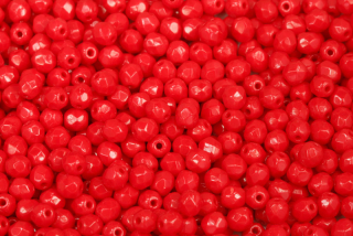 Broušená kulička ohňovka 4 mm, 40 ks/16 cm - sytá korálově červená
