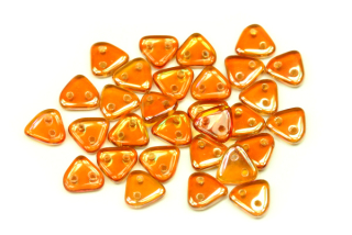 Dvoudírkový trojúhelník (sekyra) 6x6 mm, 30 ks - oranžový pokov Aprikov dark na krystalu