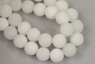 Minerální korálky - kulička 8 mm, 1 ks - bílý nefrit matný, dobarvený