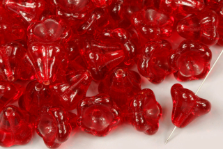 Mačkané korálky kytička zvoneček 13x11 mm, 5 ks - transp. rubínově červená