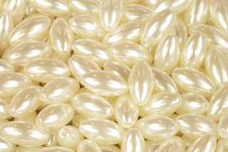 Plastové korálky voskované, imitace perel, oliva 11x6 mm, 30 ks - krémová