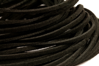 Plochý řemínek 3 mm, imitace kůže (semiše), 1 ks cca 1 m - černá
