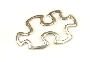 Mezidíl dílek puzzle 30x18 mm, galva starostříbro, 1 ks