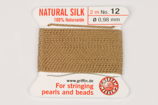 Natural Silk (Griffin) - stáčená hedvábná šňůra s jehlou, No. 12 (0,98 mm), 2 m - béžová