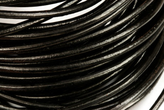 Kulatý kožený řemínek, průměr 3 mm, 1 m - barva černá